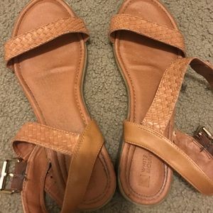 Women’s sandals